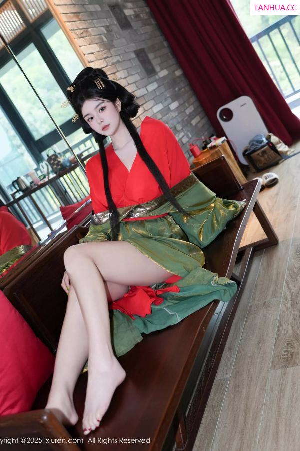   [XiuRen]高清写真图 2025.04.09 No.10126 雪糕CiCi 性感古风第21张图片